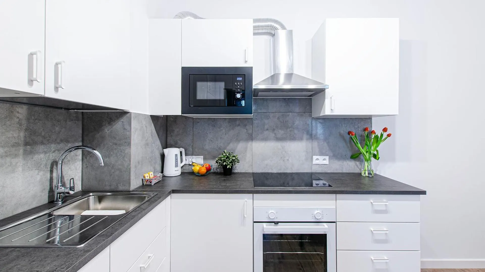 Loft City Center Apartments- Parking, Wifi, 24H Check-In Вроцлав Апартаменты